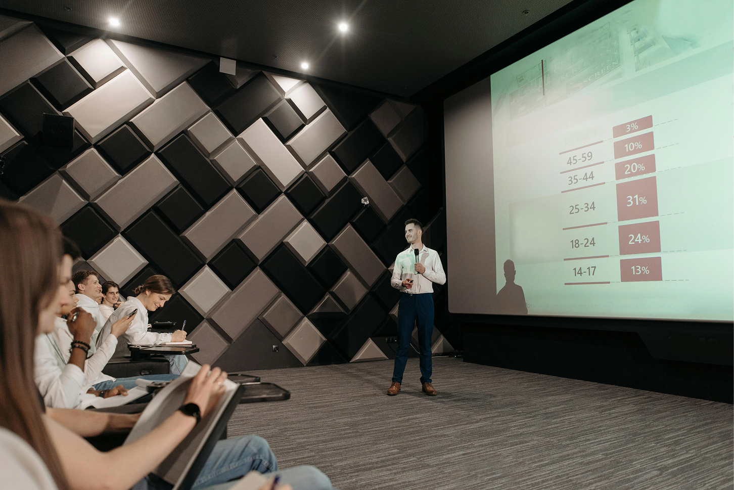 7 Storytelling Techniques That Improves Leadership Communication